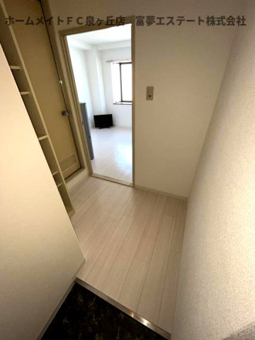 玄関　※同物件・反転タイプの写真