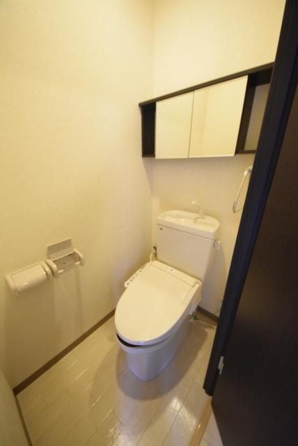 トイレ　★お部屋探しは株式会社タウンハウジング東京まで★