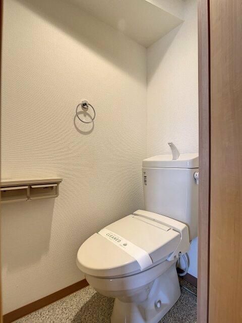 東武東上線 成増駅 徒歩2分 4階建 築11年のトイレ写真