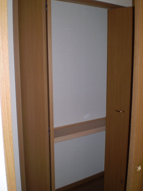 収納　廊下フロア内収納（納戸・１間分）完備