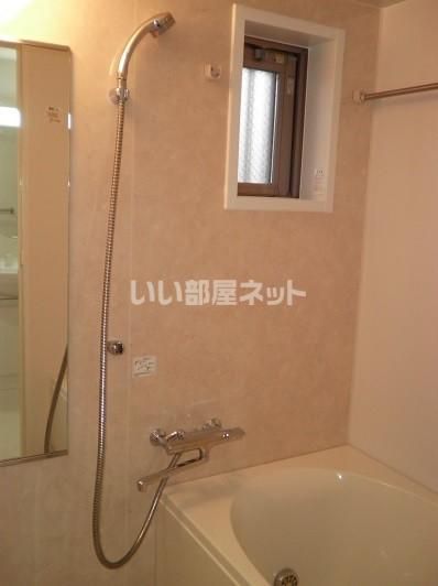 ＪＲ東海道本線 ＪＲ総持寺駅 徒歩13分 3階建 築14年の風呂写真