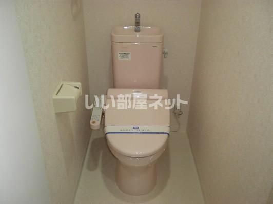 ＪＲ東海道本線 ＪＲ総持寺駅 徒歩13分 3階建 築14年のトイレ写真