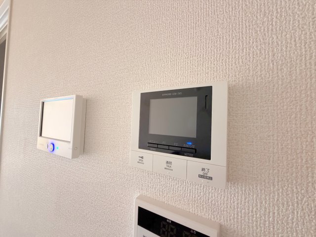 セキュリティ　TVモニターホンで来客が誰か確認してから開けて下さいね