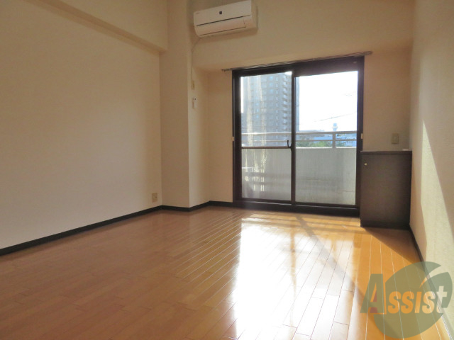 居室・リビング　こちらは別の角度からのお部屋になりますね