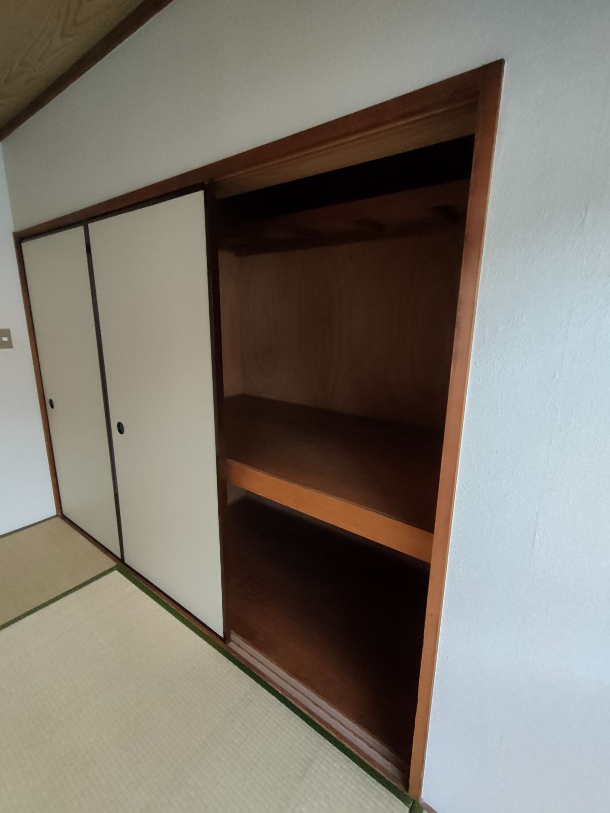 収納　※別号室参考写真です