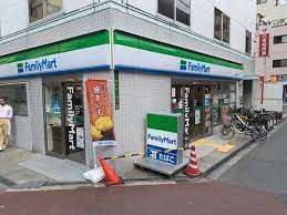 コンビニ　ファミリーマート浪花町店（コンビニ）まで86m