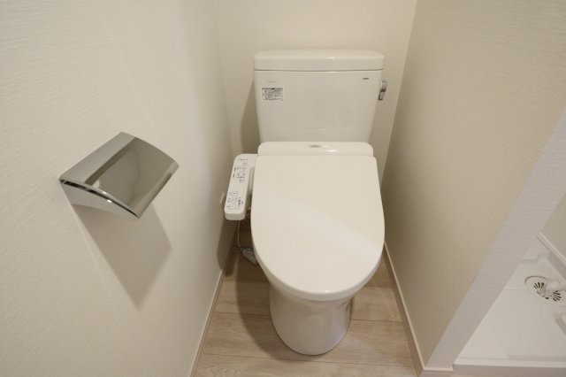 ＪＲ山手線 代々木駅 徒歩5分 5階建 築7年のトイレ写真