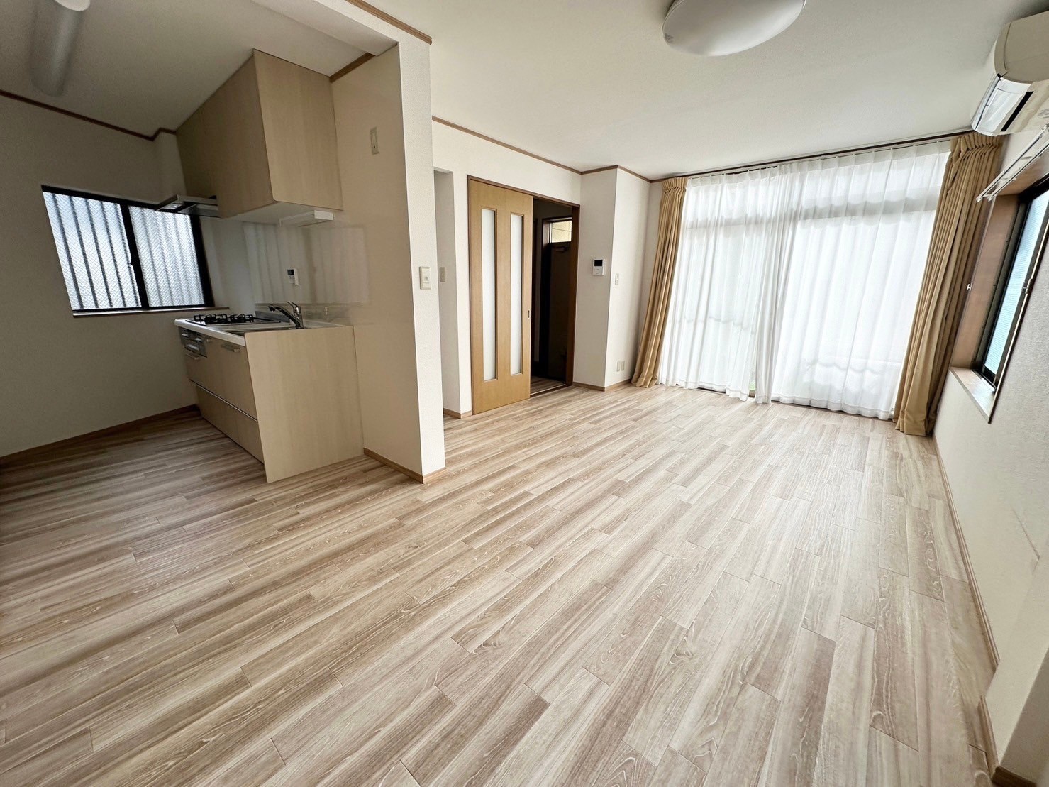 石鍋マンションの居間写真