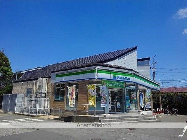 コンビニ　ファミリーマート牛島東５丁目店（コンビニ）まで1600m