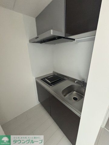 キッチン　類似タイプ参考写真 ★奇数階・偶数階で木材や壁の色が異なり…