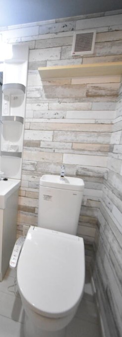 ＪＲ横浜線 淵野辺駅 徒歩15分 2階建 築6年のトイレ写真
