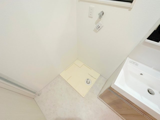 その他設備　室内に洗濯機置場があれば雨の日でも濡れる心配がございませんね