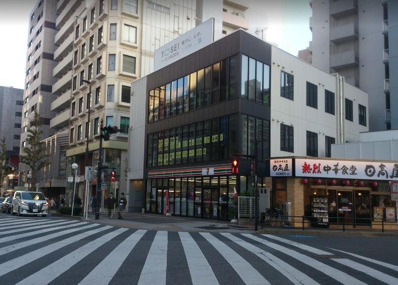 コンビニ　セブンイレブン千葉中央駅東口店（コンビニ）まで124m