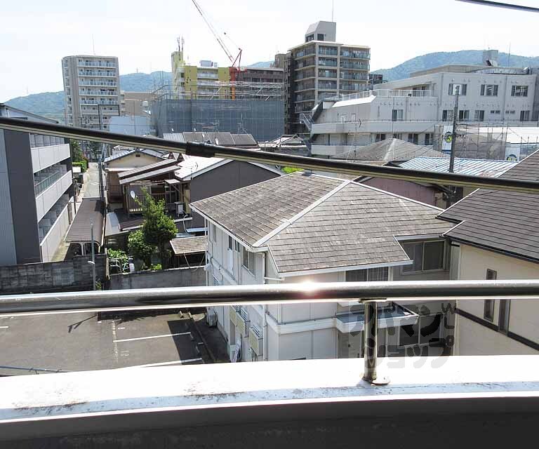 眺望　周囲には住宅街が広がります。