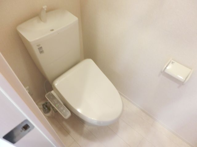 トイレ　ウォシュレット付きです。