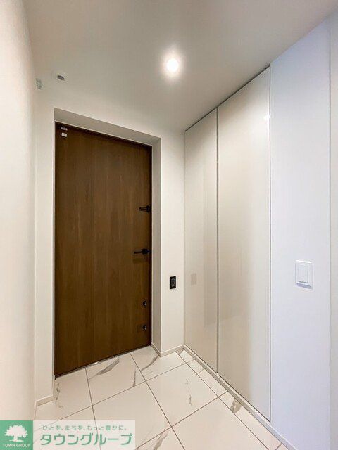 玄関　※写真は同タイプ住戸です。
