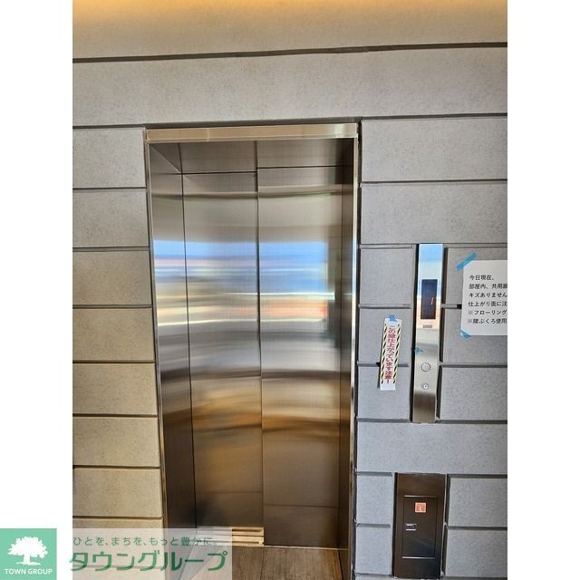 ロビー　エレベーター