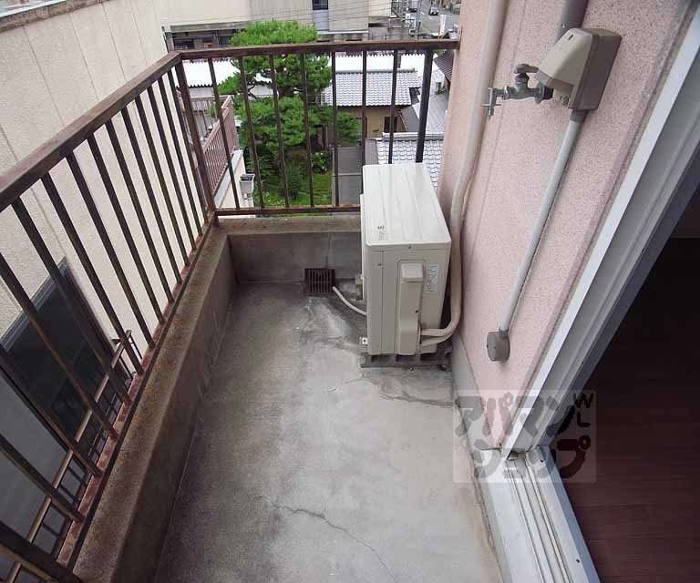 その他　ベランダに洗濯機置けます