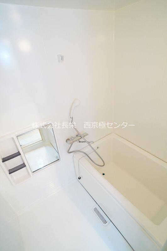 バス・シャワールーム　※同タイプ205号室の参考写真です★（実際のお部屋とは異なり