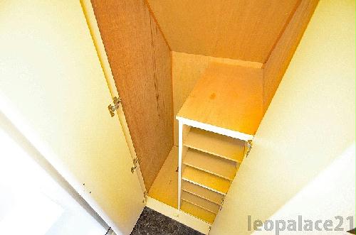 エントランス　設備・仕様は号室により異なる為、現状を優先致します。