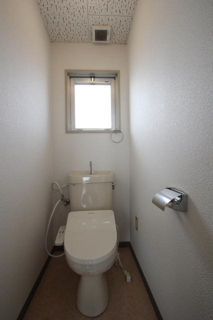 【松山市束本のマンションのトイレ】