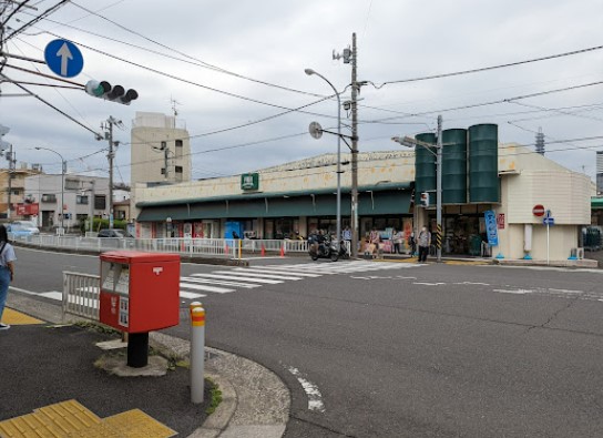 【横浜市西区西戸部町のアパートのスーパー】