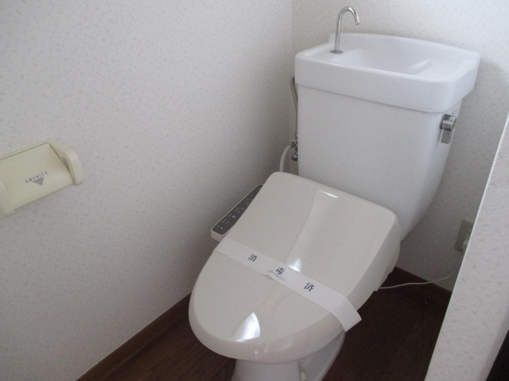 トイレ　温水暖房機能付きトイレ