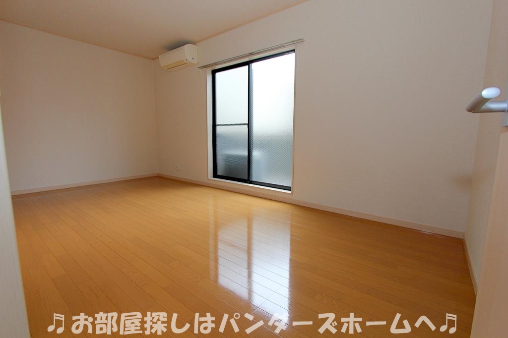 コムズスクエア西禁野の居間写真
