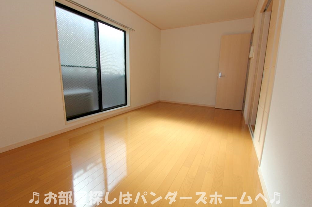 コムズスクエア西禁野の居間写真