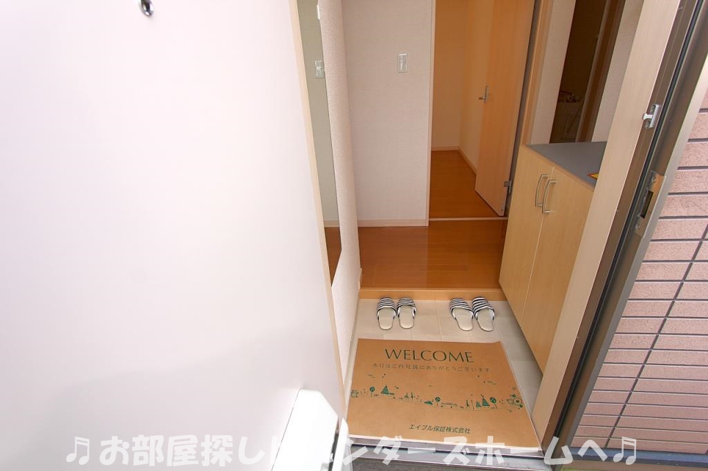 コムズスクエア西禁野の玄関写真