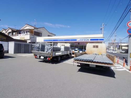 【大和高田市日之出東本町のマンションのコンビニ】