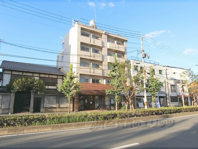 京都市左京区田中下柳町のマンションの建物外観