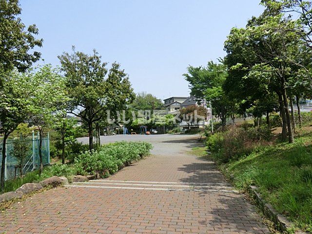 【リバーハイツ幕張の公園】