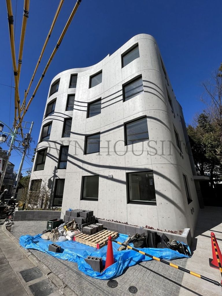 【目黒区八雲のマンションの建物外観】