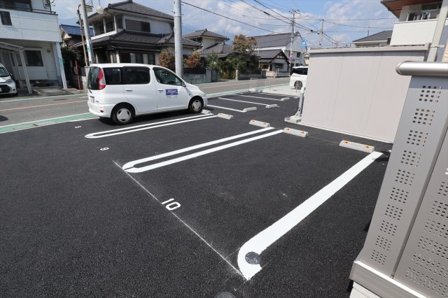 【南巨摩郡富士川町青柳町のアパートの駐車場】