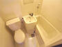 バス・シャワールーム　写真は105号(別部屋の写真もあり)