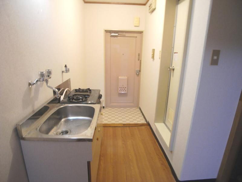 キッチン　写真は105号(別部屋の写真もあり)