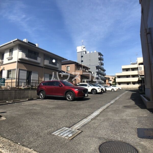 【名古屋市南区元柴田東町のマンションの駐車場】