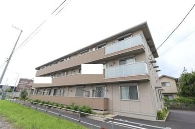 流山市中のアパートの建物外観