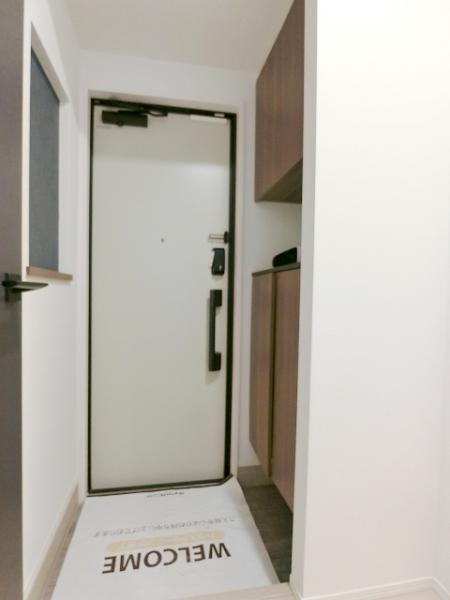 玄関　写真は別のお部屋のイメージです。現状優先。