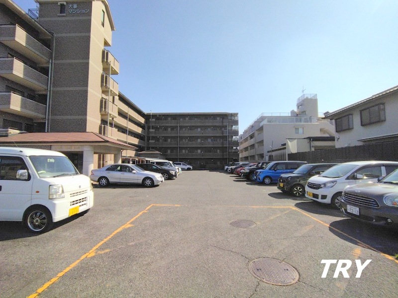 駐車場　敷地内駐車場