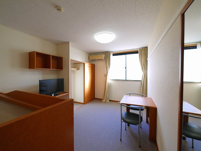 その他部屋・スペース　落ち着いた色調の洋室です