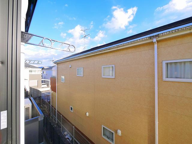 バルコニー　こちらに洗濯物が干せます。