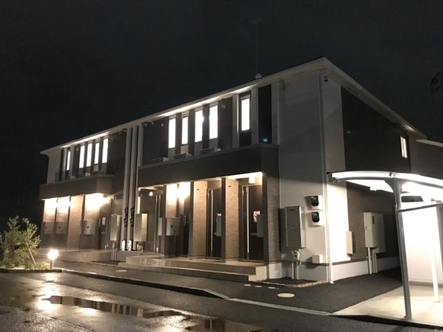 建物外観　外観写真（夜）