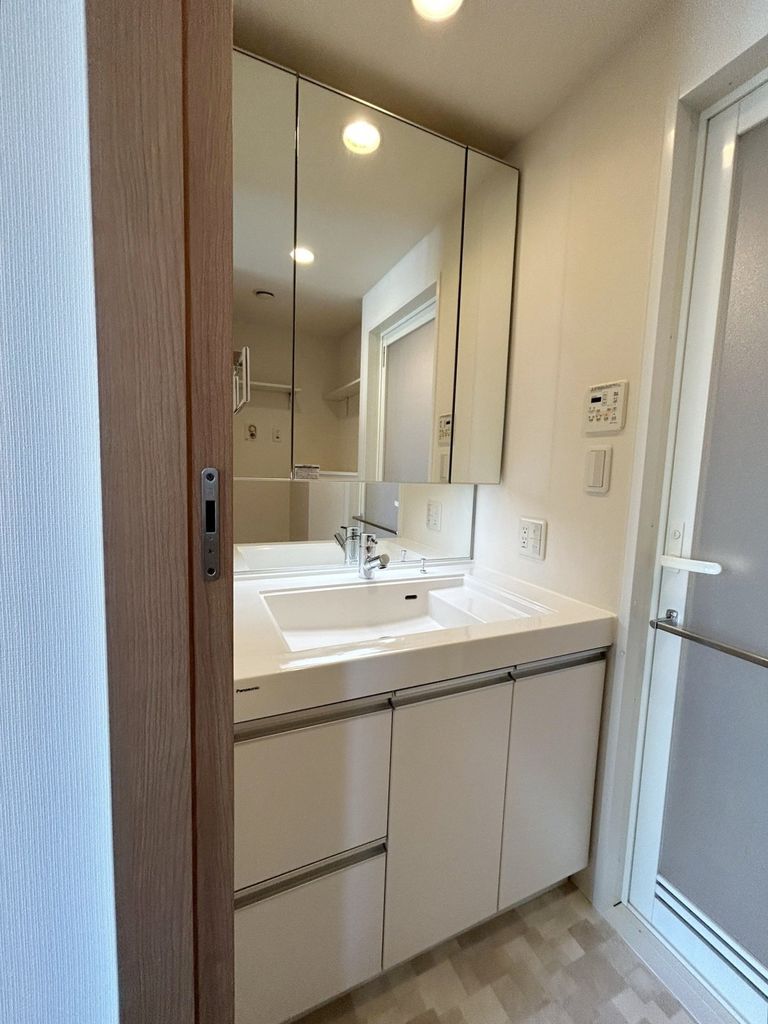 洗面設備　洗面室