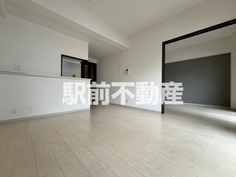 居室・リビング　※同物件別部屋の参考写真・現況優先