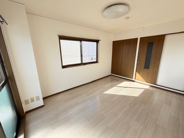 シャルム高砂駅前の居間写真