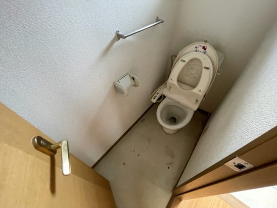 トイレ　※別の部屋の写真を使用しています