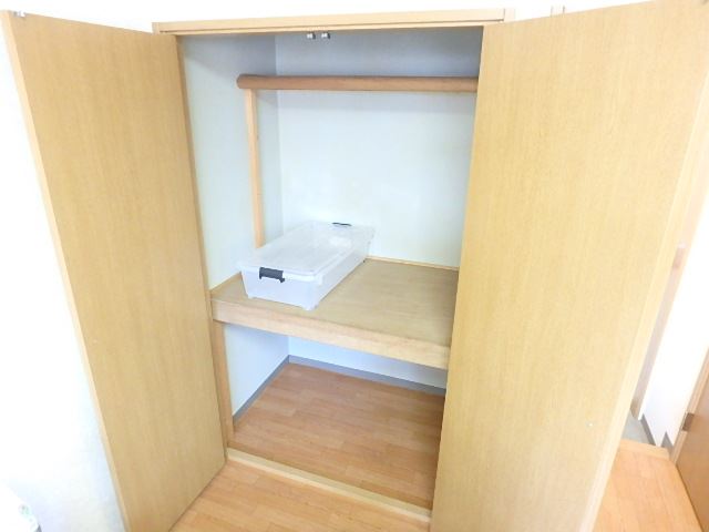 収納　クリアボックスが１つ付きます