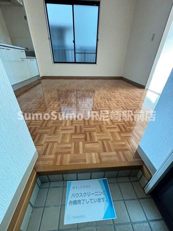 玄関　収納もある玄関です